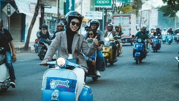 Customer Experience Management (CX): Frameworks & Strategies